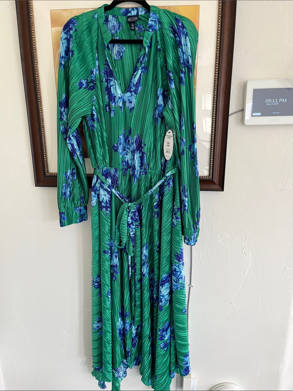 Green Floral V-Neck Pleated Maxi Dress with Tie Waist